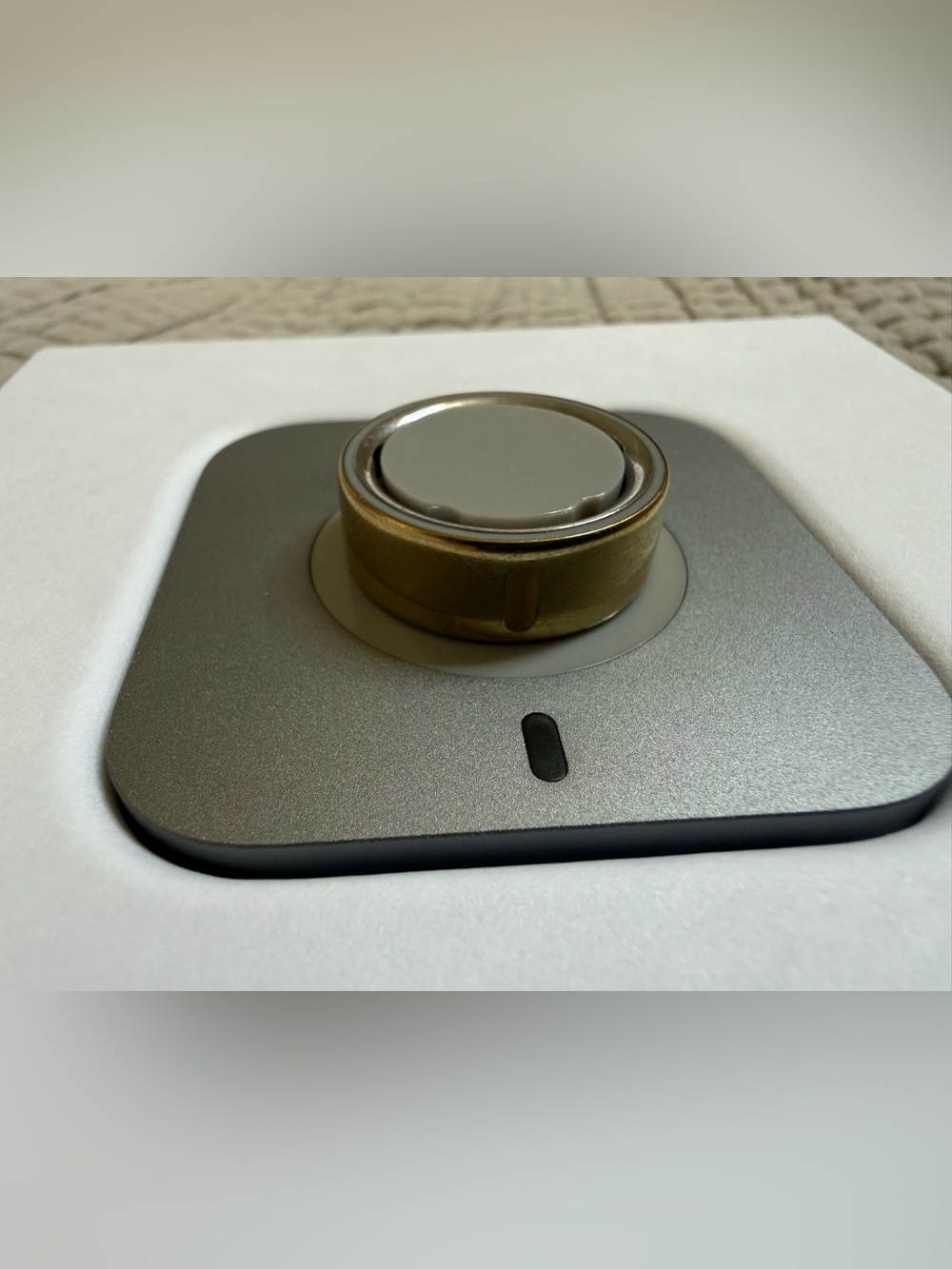 Oura Ring Gen 4 – Gold – Size 7 - Picture 2 of 5
